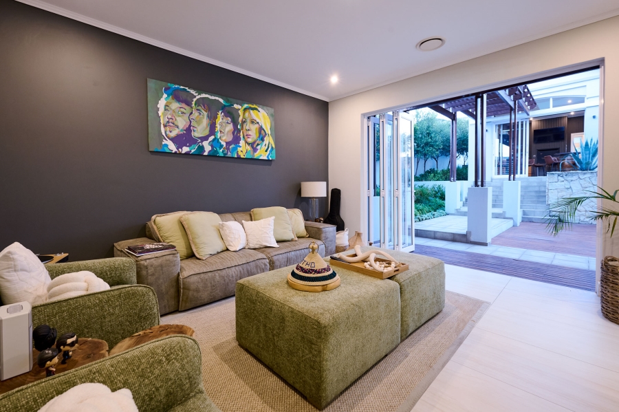 5 Bedroom Property for Sale in Waterfall Country Estate Gauteng
