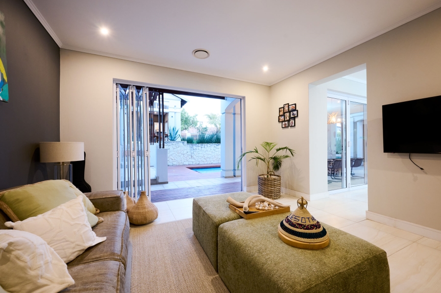 5 Bedroom Property for Sale in Waterfall Country Estate Gauteng