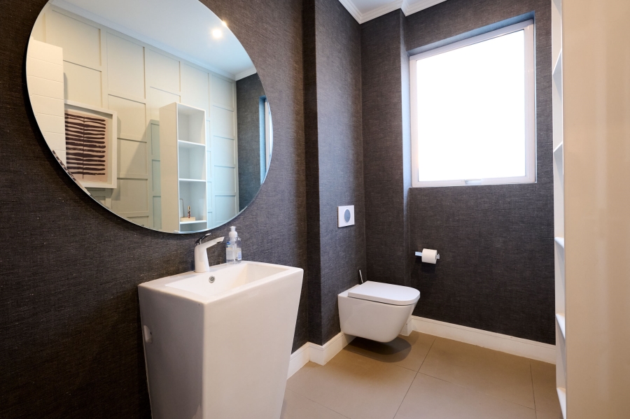 5 Bedroom Property for Sale in Waterfall Country Estate Gauteng