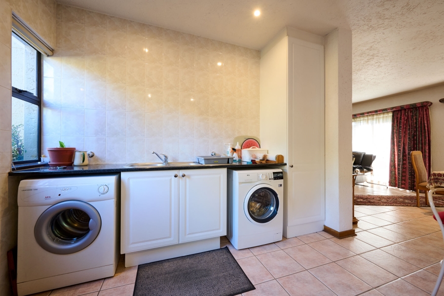 2 Bedroom Property for Sale in Halfway Gardens Gauteng