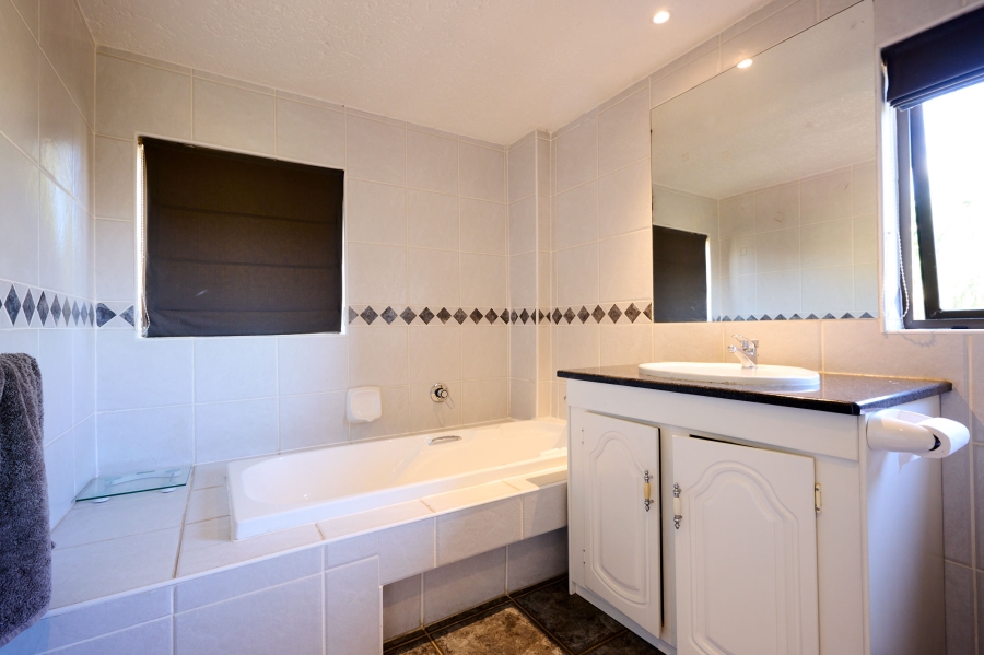2 Bedroom Property for Sale in Halfway Gardens Gauteng