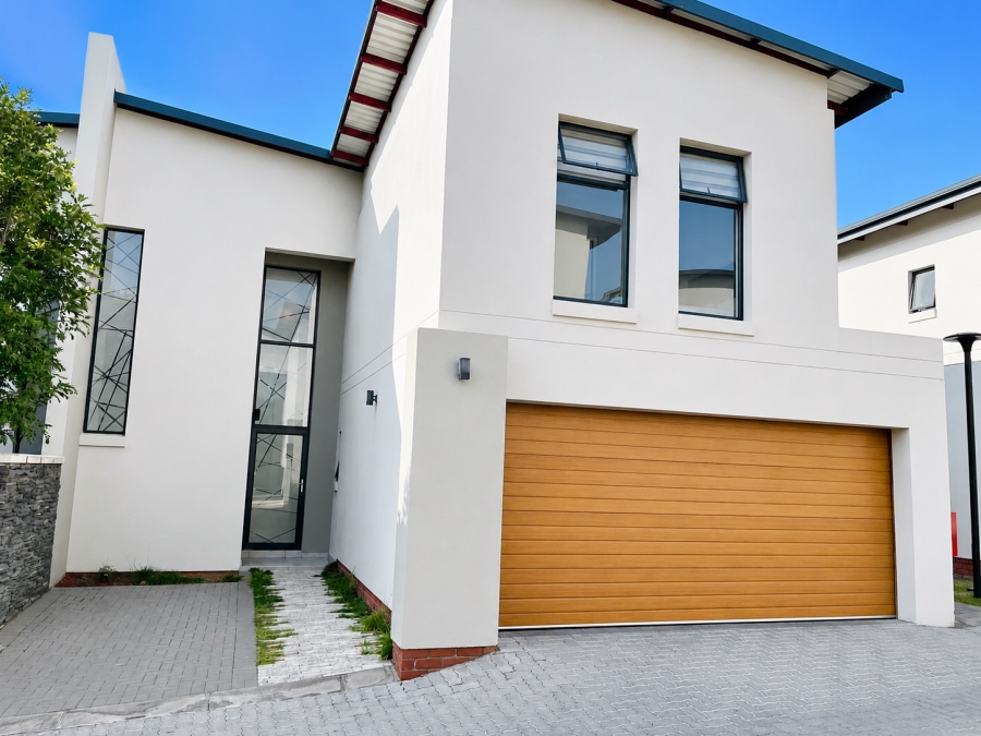 4 Bedroom Property for Sale in Crowthorne AH Gauteng