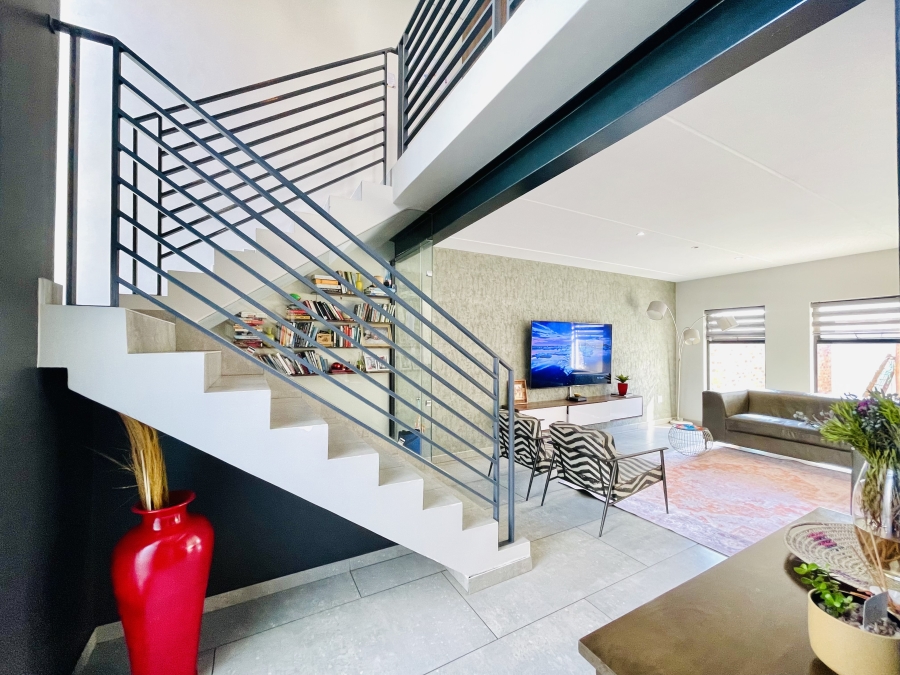 4 Bedroom Property for Sale in Crowthorne AH Gauteng