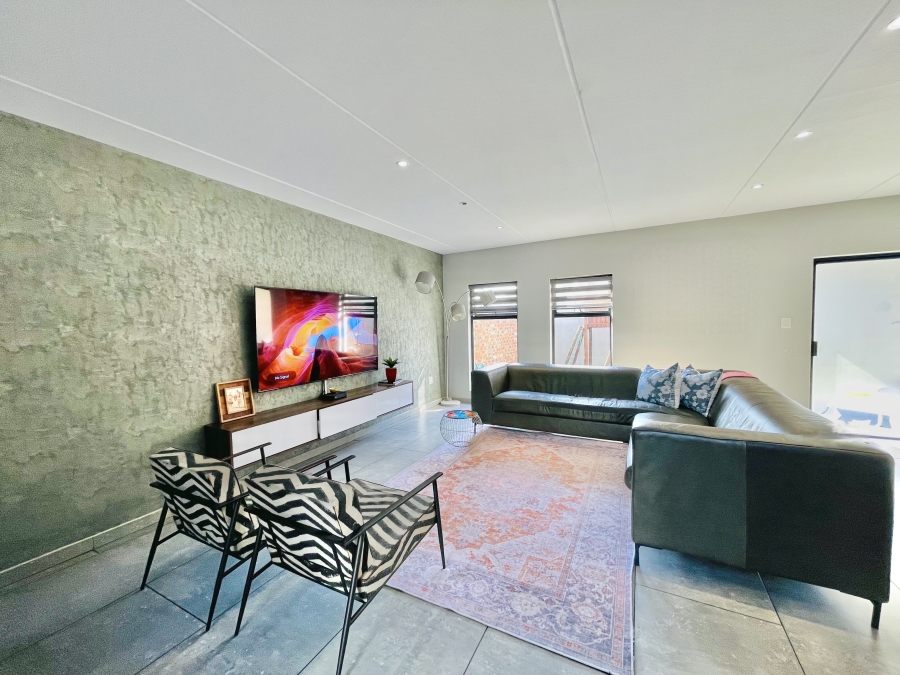 4 Bedroom Property for Sale in Crowthorne AH Gauteng