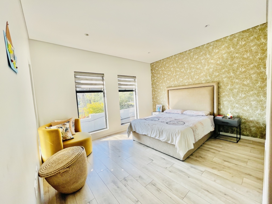 4 Bedroom Property for Sale in Crowthorne AH Gauteng