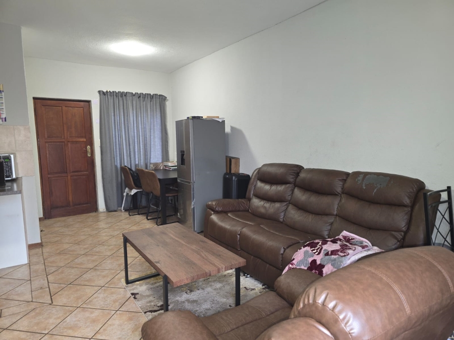 2 Bedroom Property for Sale in La Montagne Gauteng
