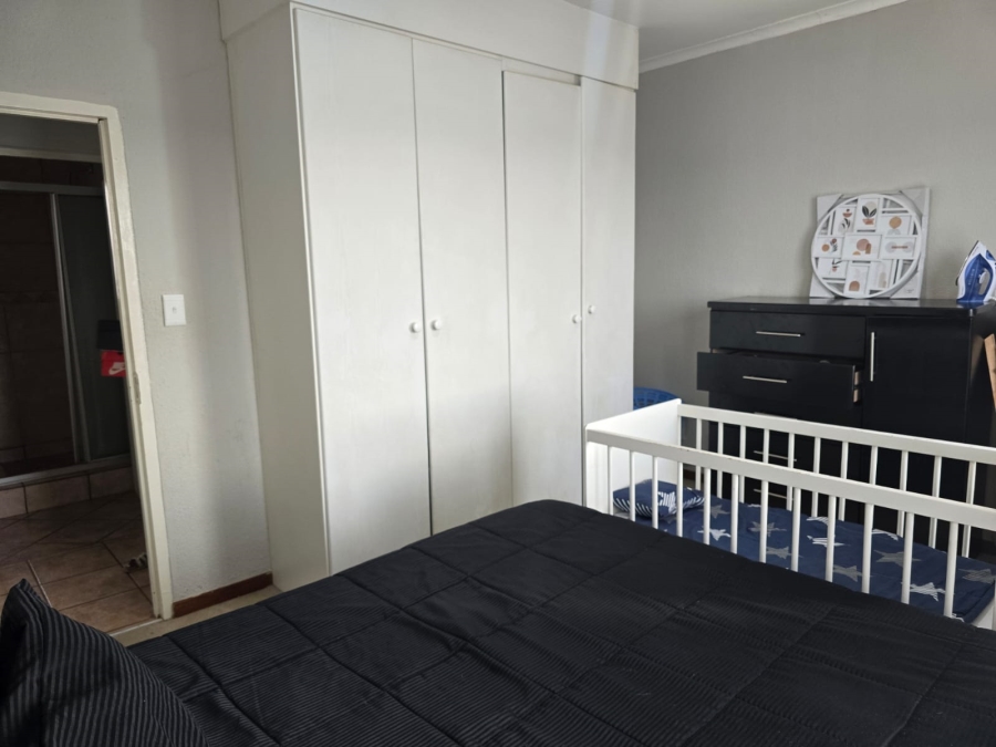 2 Bedroom Property for Sale in La Montagne Gauteng