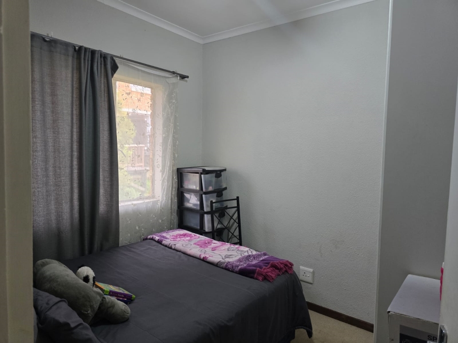 2 Bedroom Property for Sale in La Montagne Gauteng