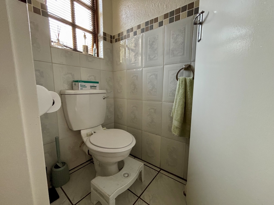 2 Bedroom Property for Sale in Weltevreden Park Gauteng