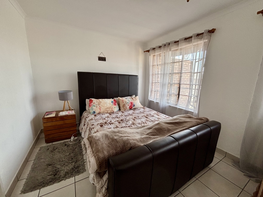 2 Bedroom Property for Sale in Weltevreden Park Gauteng