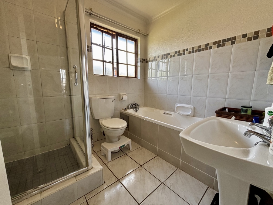 2 Bedroom Property for Sale in Weltevreden Park Gauteng