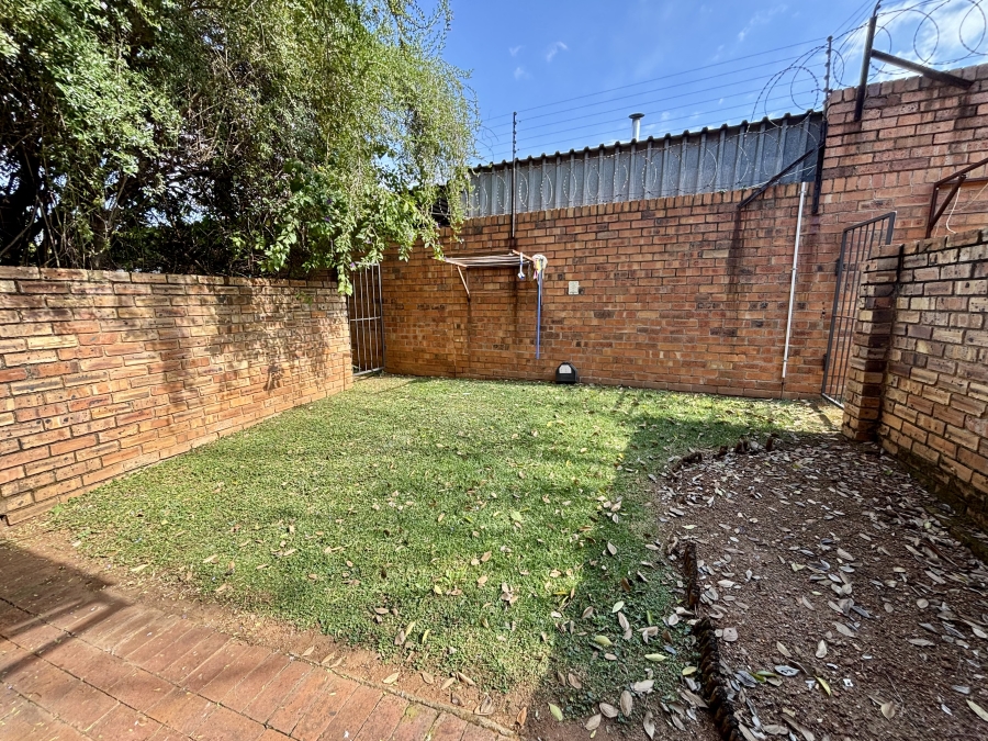 2 Bedroom Property for Sale in Weltevreden Park Gauteng