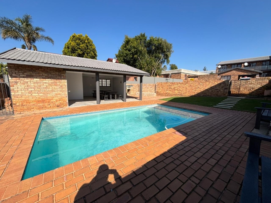 2 Bedroom Property for Sale in Weltevreden Park Gauteng