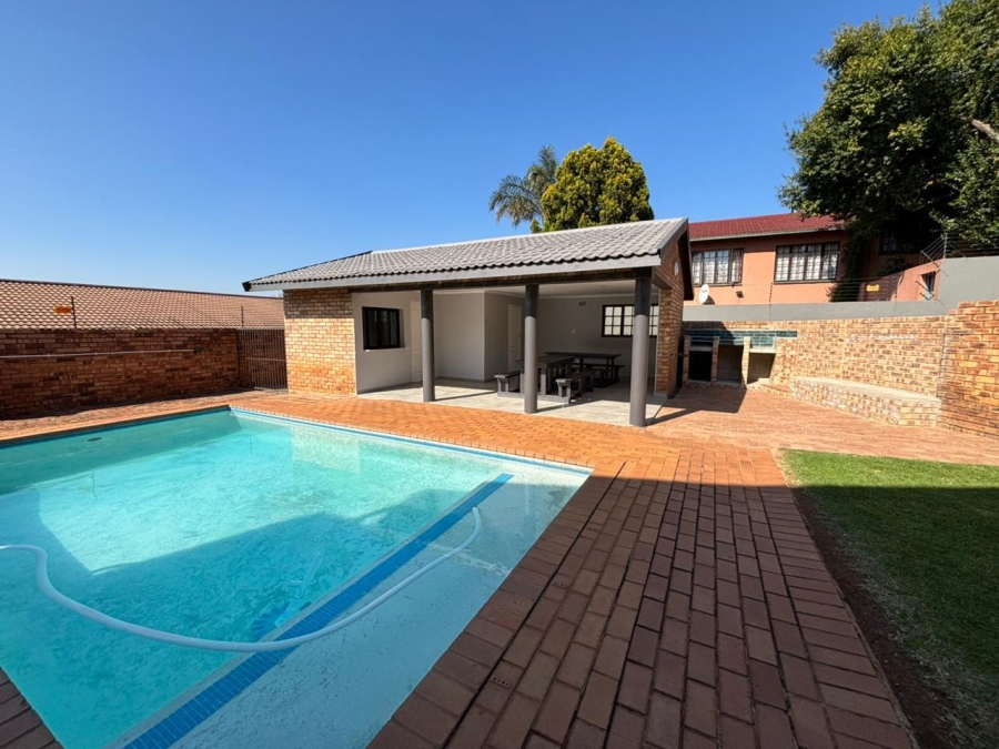 2 Bedroom Property for Sale in Weltevreden Park Gauteng