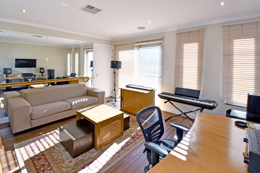 4 Bedroom Property for Sale in Blue Valley Golf Estate Gauteng
