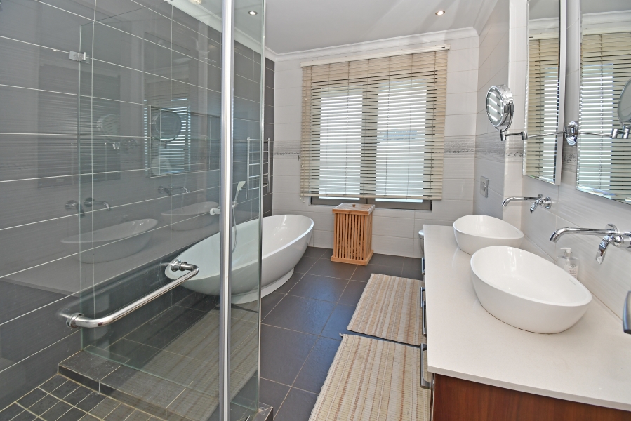 4 Bedroom Property for Sale in Blue Valley Golf Estate Gauteng