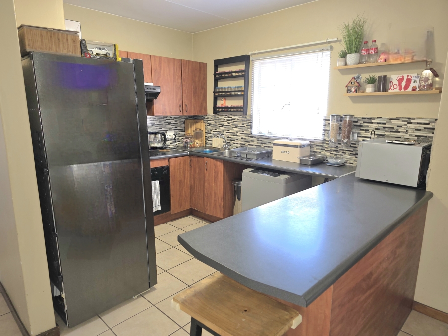 2 Bedroom Property for Sale in Noordwyk Gauteng