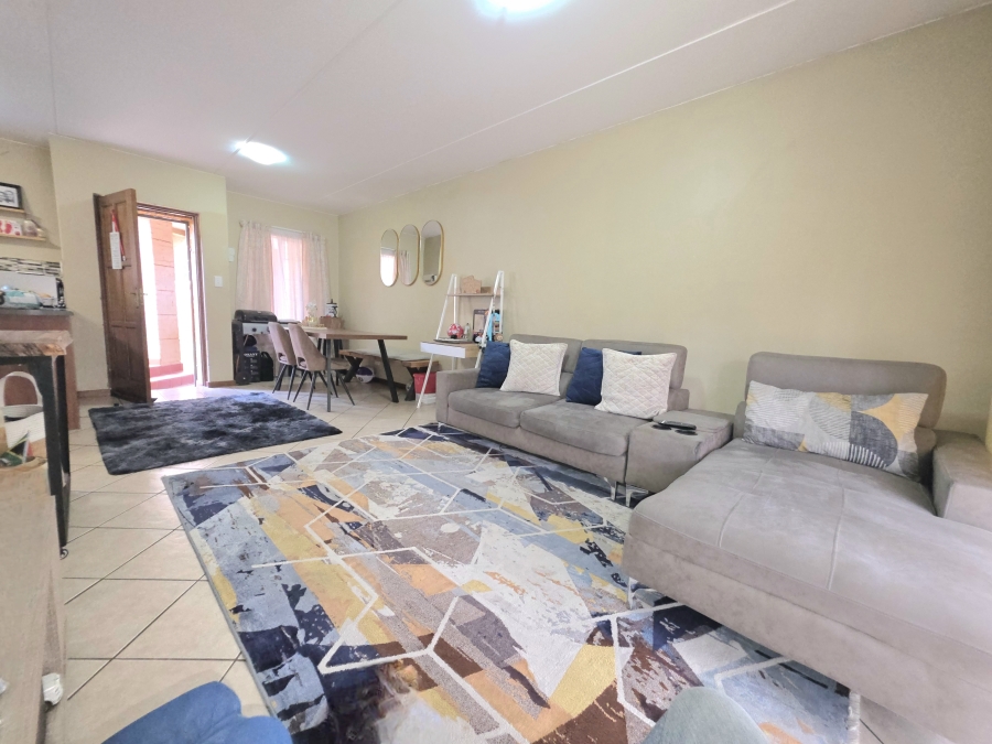 2 Bedroom Property for Sale in Noordwyk Gauteng