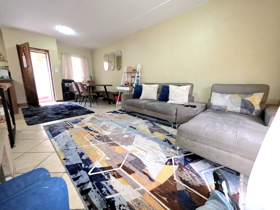 2 Bedroom Property for Sale in Noordwyk Gauteng
