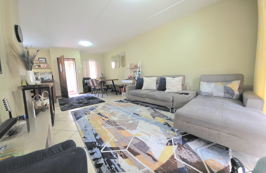 2 Bedroom Property for Sale in Noordwyk Gauteng