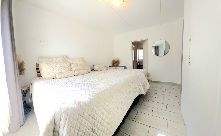 2 Bedroom Property for Sale in Noordwyk Gauteng