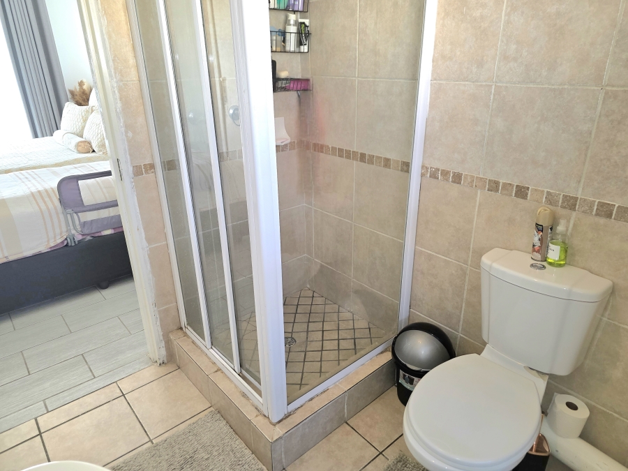 2 Bedroom Property for Sale in Noordwyk Gauteng