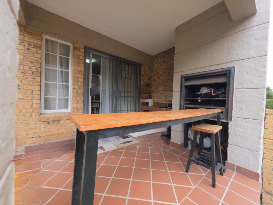 2 Bedroom Property for Sale in Noordwyk Gauteng