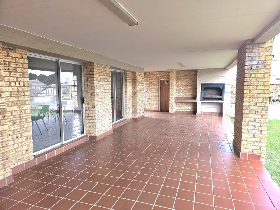 2 Bedroom Property for Sale in Noordwyk Gauteng