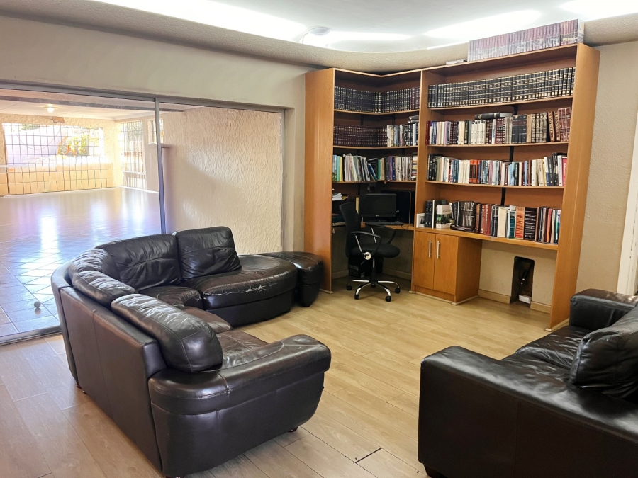 6 Bedroom Property for Sale in Norwood Gauteng