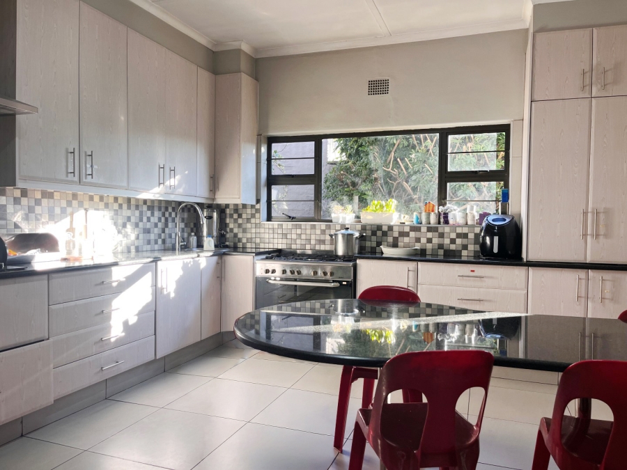 6 Bedroom Property for Sale in Norwood Gauteng
