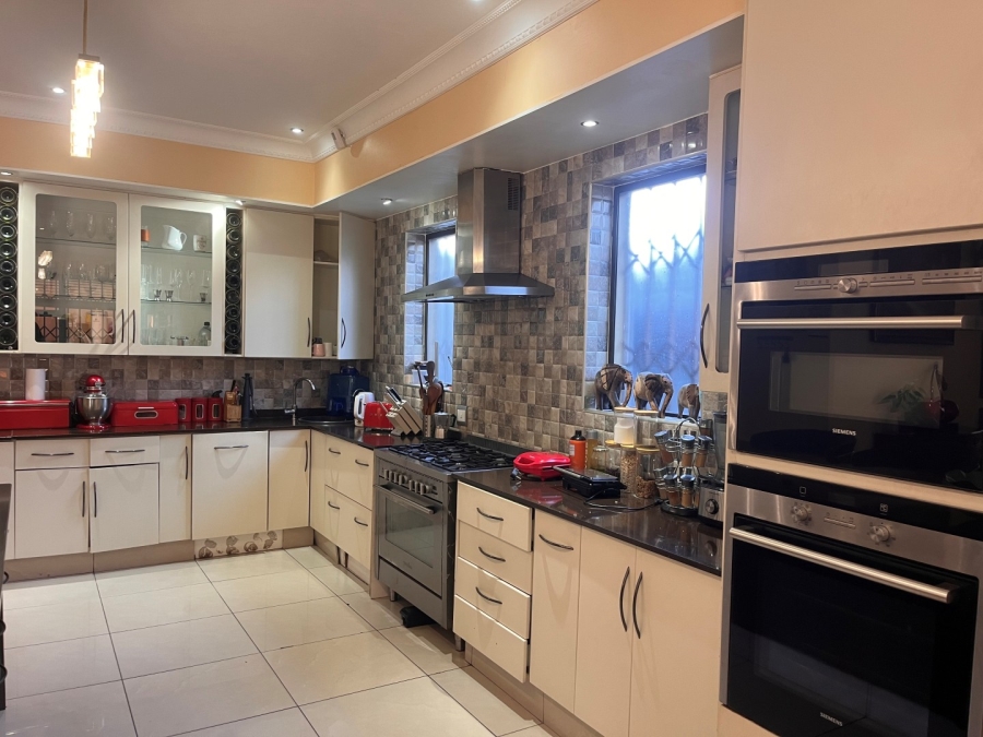 4 Bedroom Property for Sale in Highlands North Gauteng