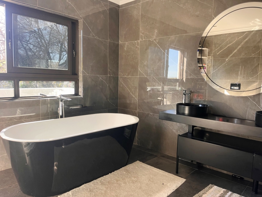 4 Bedroom Property for Sale in Highlands North Gauteng