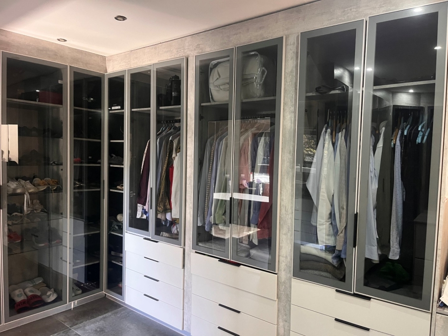 4 Bedroom Property for Sale in Highlands North Gauteng