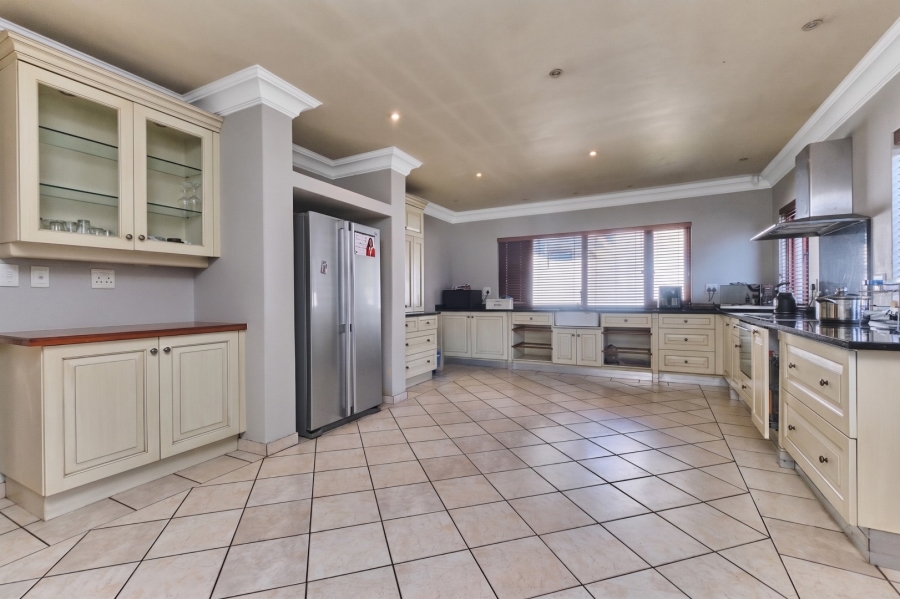 4 Bedroom Property for Sale in Morningside Manor Gauteng