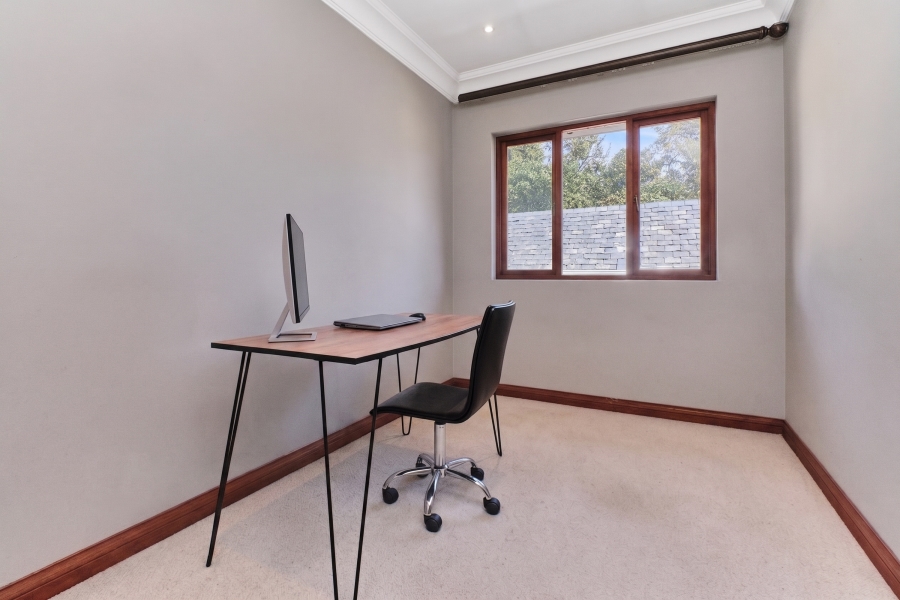 4 Bedroom Property for Sale in Morningside Manor Gauteng