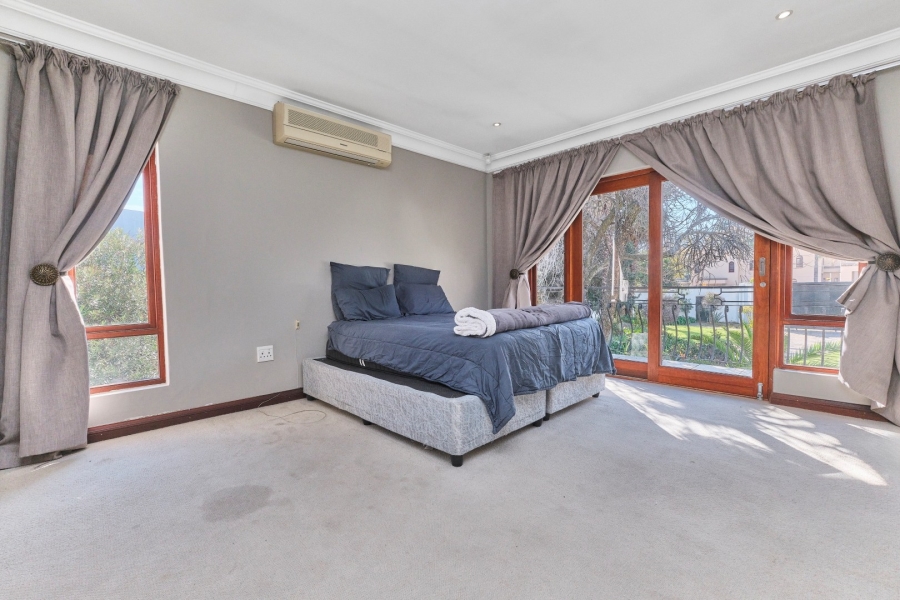 4 Bedroom Property for Sale in Morningside Manor Gauteng
