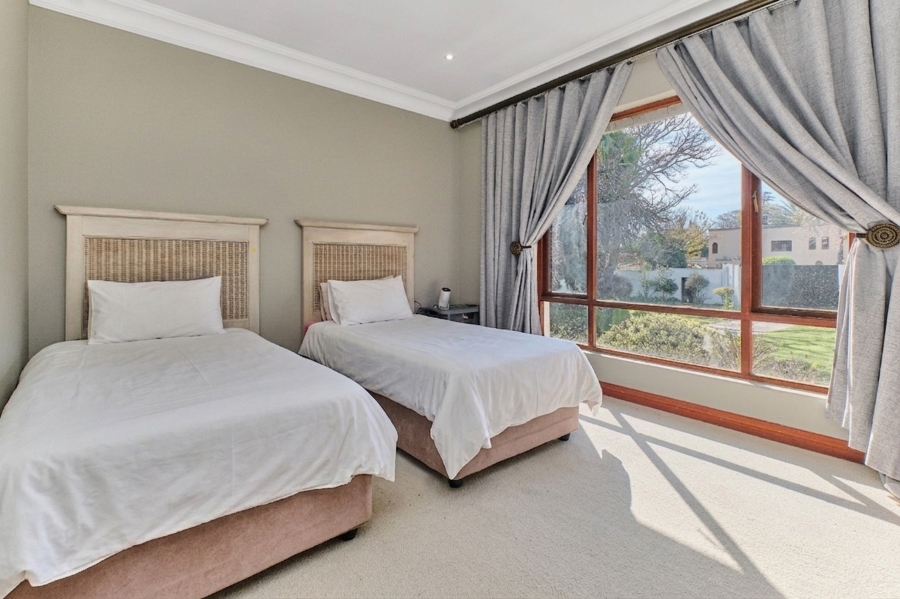 4 Bedroom Property for Sale in Morningside Manor Gauteng
