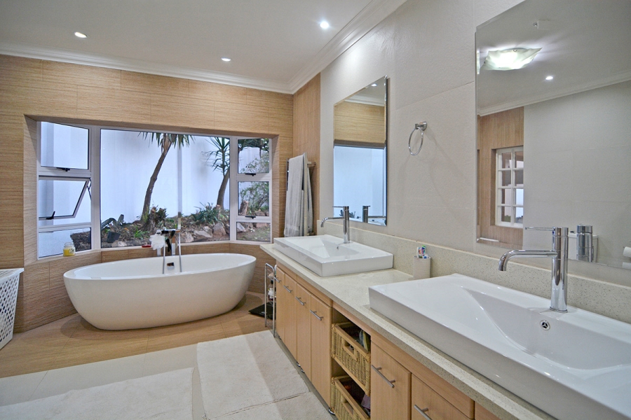 5 Bedroom Property for Sale in Bryanston Gauteng