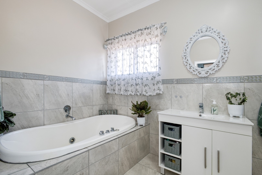 4 Bedroom Property for Sale in Pine Park Gauteng