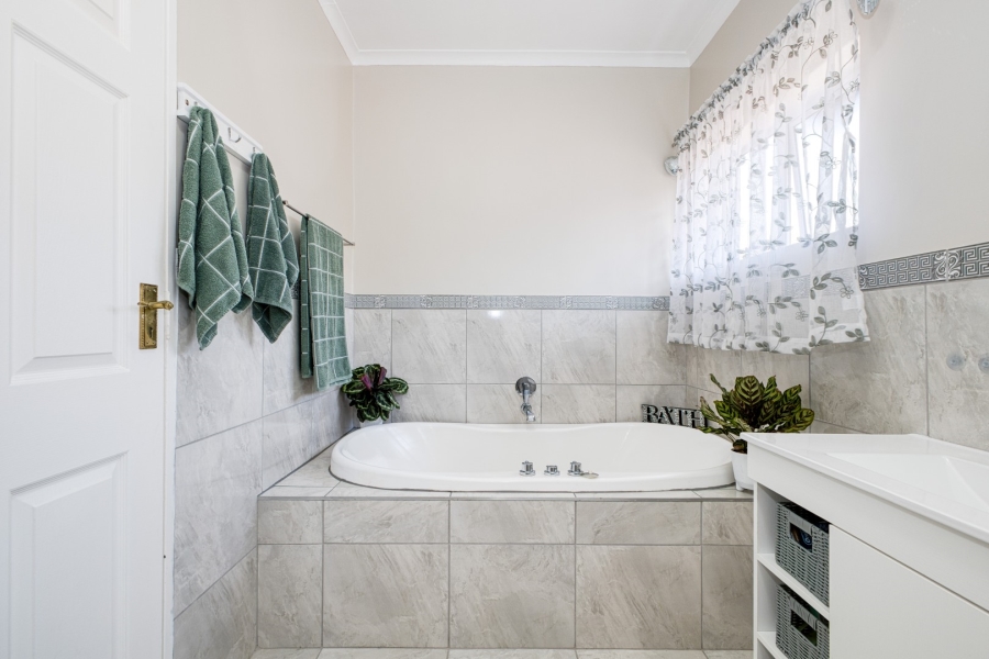 4 Bedroom Property for Sale in Pine Park Gauteng
