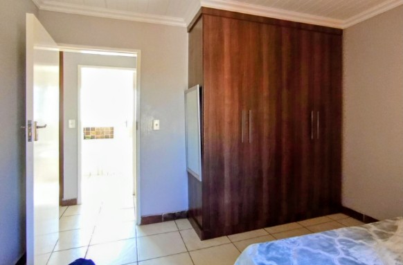 2 Bedroom Property for Sale in Andeon Gauteng