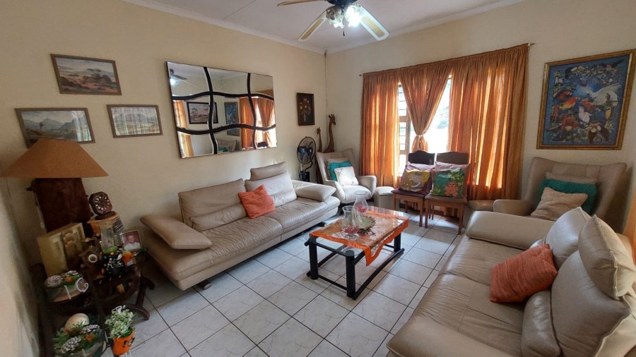 4 Bedroom Property for Sale in Breaunanda Gauteng