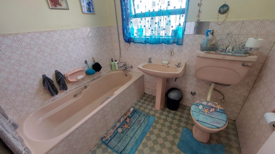 4 Bedroom Property for Sale in Breaunanda Gauteng
