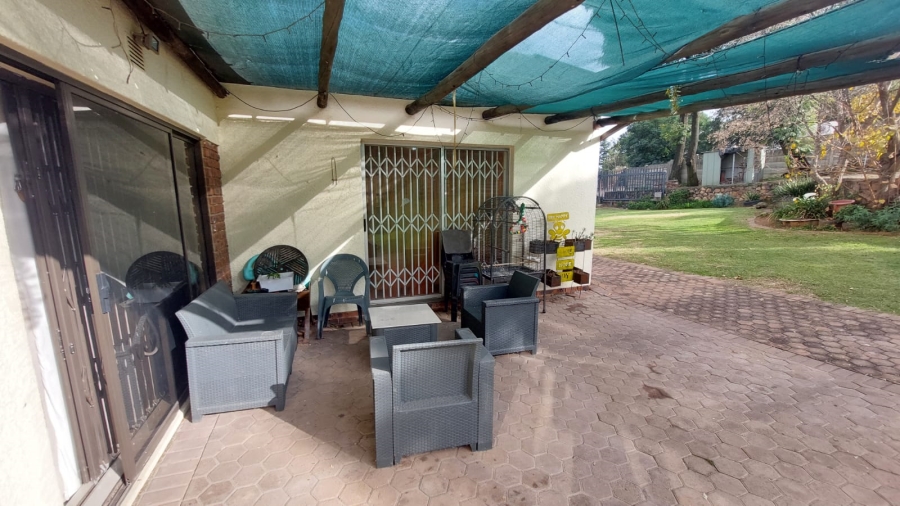 4 Bedroom Property for Sale in Breaunanda Gauteng
