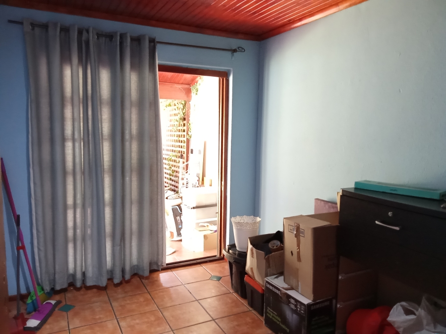 2 Bedroom Property for Sale in Weltevreden Park Gauteng