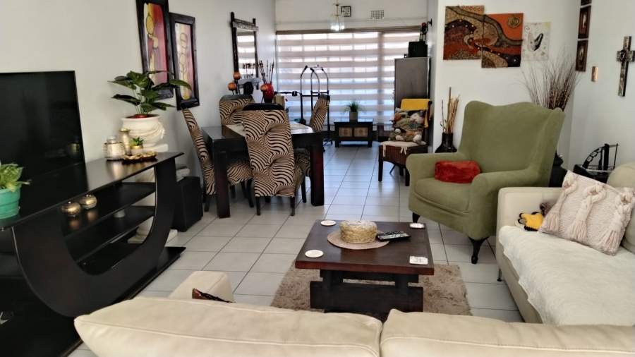 2 Bedroom Property for Sale in Greenhills Gauteng