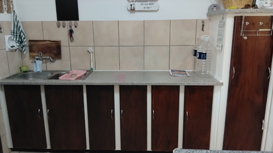 2 Bedroom Property for Sale in Greenhills Gauteng