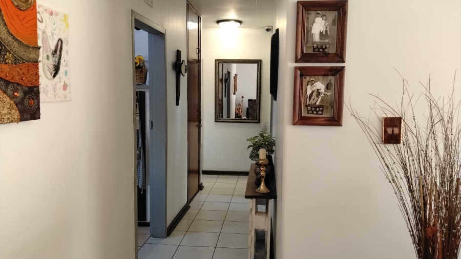 2 Bedroom Property for Sale in Greenhills Gauteng