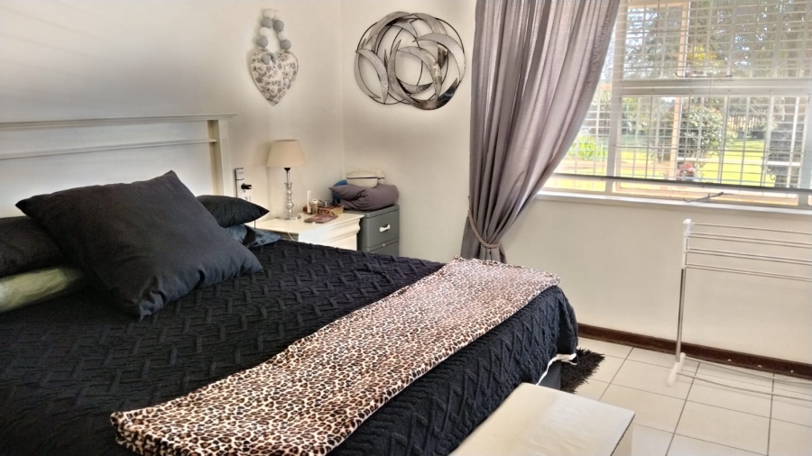2 Bedroom Property for Sale in Greenhills Gauteng