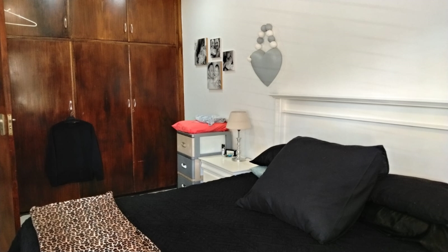 2 Bedroom Property for Sale in Greenhills Gauteng